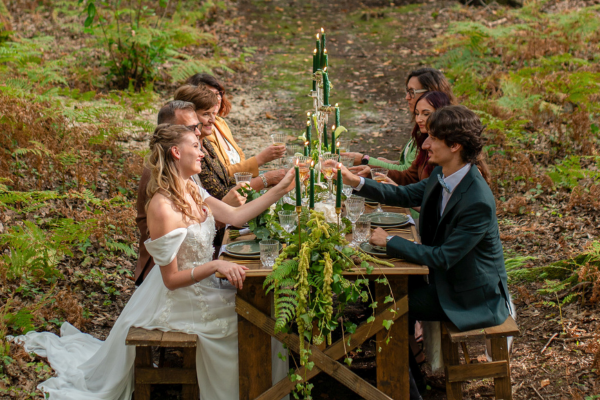 couple-mariage-diner-foret